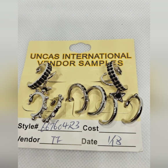 NWT 5 Pairs of Hoop earrings - Picture 2 of 6